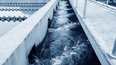 該怎么維護保養(yǎng)玻璃鋼污水處理設(shè)備？