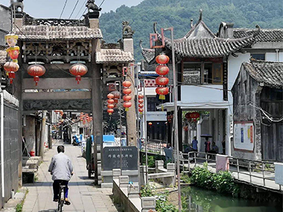 坡南街的水生態(tài)系統(tǒng)恢復(fù)與端午節(jié)的綠色傳承 浙江平陽(yáng)縣坡南歷史文化街區(qū)改造提升水系生態(tài)修復(fù)項(xiàng)目